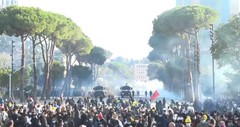 Protestat në Tiranë, anulohet vizita e Ramës në Vjenë