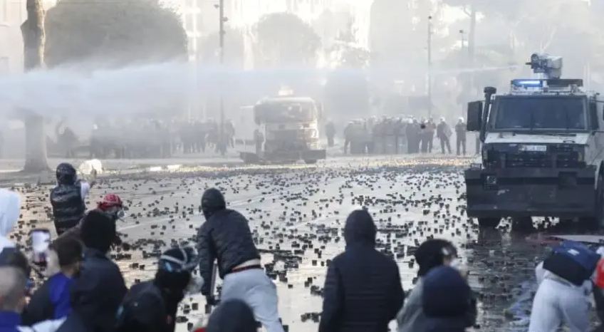 271 të arrestuar në një javë protesta në Shqipëri, mes tyre edhe të mitur