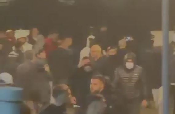 Policia reagon pas incidentit në selinë e PD-së: Protestuesit e maskuar na sulmuan me molotovë